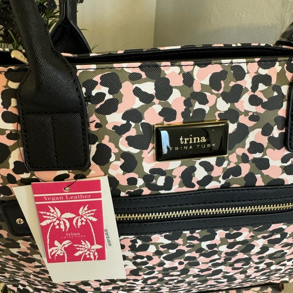 NWT Trina Turk leopard Print Tote with adjustable strap - Picture 4 of 6